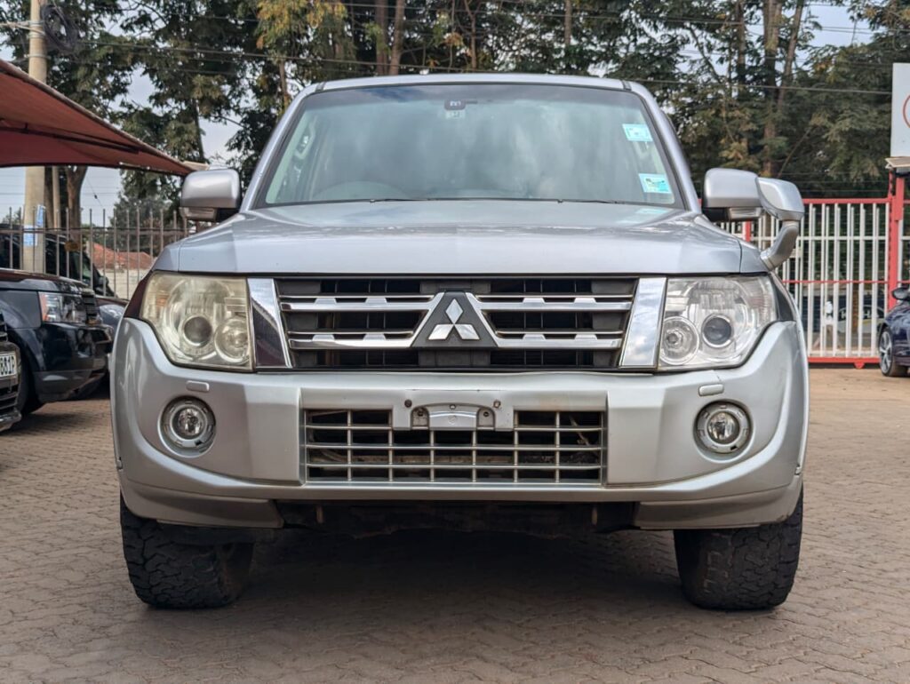 Mitsubishi Pajero (Exceed)