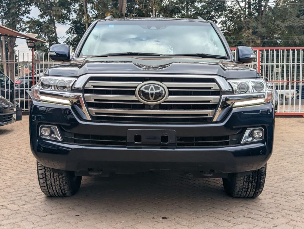 Toyota Land Cruiser LC-200 (Sahara)